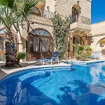 Дом отдыха 4 Bedroom Corner With Private Pool In Zebbug Gozo
