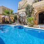 4 Bedroom Corner With Private Pool In Zebbug Gozo Дом отдыха *