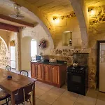 4 Bedroom Corner With Private Pool In Zebbug Gozo