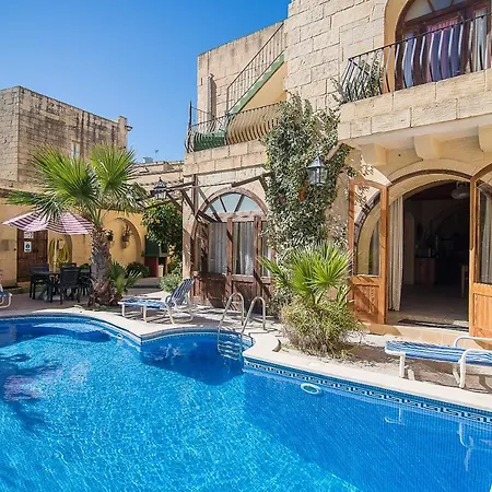 Holiday home 4 Bedroom Corner With Private Pool In Zebbug Gozo *