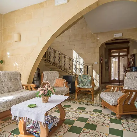 4 Bedroom Corner With Private Pool In Zebbug Gozo Holiday home