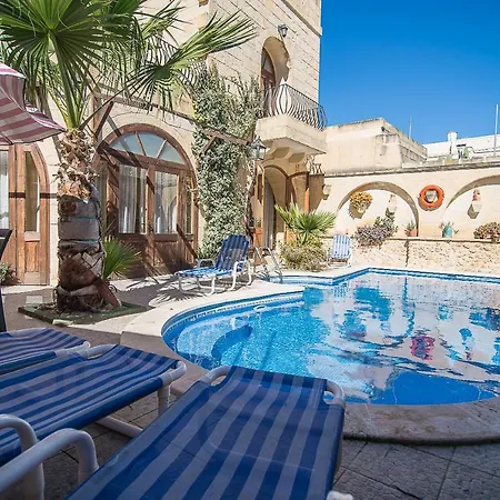 4 Bedroom Corner With Private Pool In Zebbug Gozo * Zebbug (Gozo)