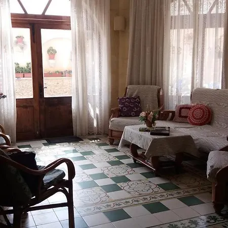 Дом отдыха 4 Bedroom Corner With Private Pool In Zebbug Gozo Zebbug (Gozo)