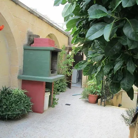 4 Bedroom Corner With Private Pool In Zebbug Gozo Дом отдыха Zebbug (Gozo)