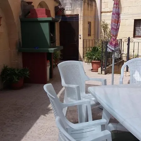 4 Bedroom Corner With Private Pool In Zebbug Gozo Semesterbostad