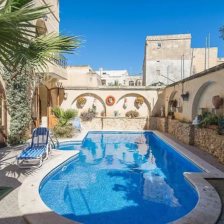 Semesterbostad 4 Bedroom Corner With Private Pool In Zebbug Gozo *