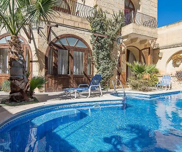Σπίτι διακοπών 4 Bedroom Corner With Private Pool In Zebbug Gozo
