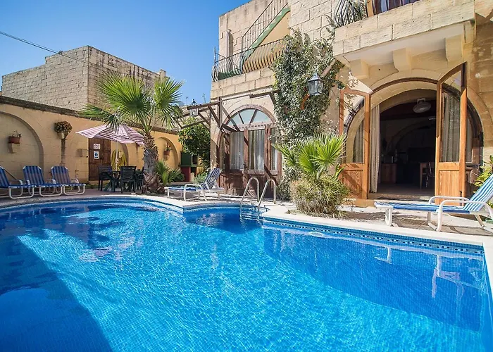 4 Bedroom Corner With Private Pool In Zebbug Gozo Σπίτι διακοπών *