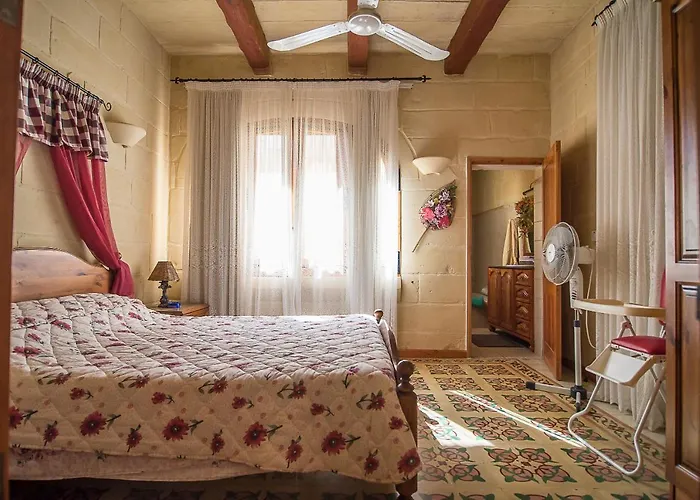 Σπίτι διακοπών 4 Bedroom Corner With Private Pool In Zebbug Gozo *