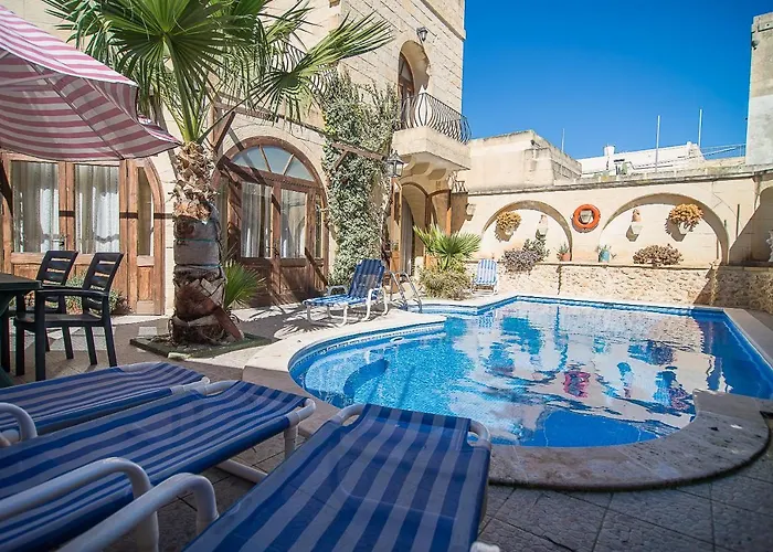 4 Bedroom Corner With Private Pool In Zebbug Gozo * Zebbug (Gozo)
