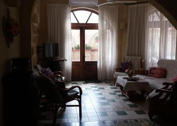 Σπίτι διακοπών 4 Bedroom Corner With Private Pool In Zebbug Gozo *